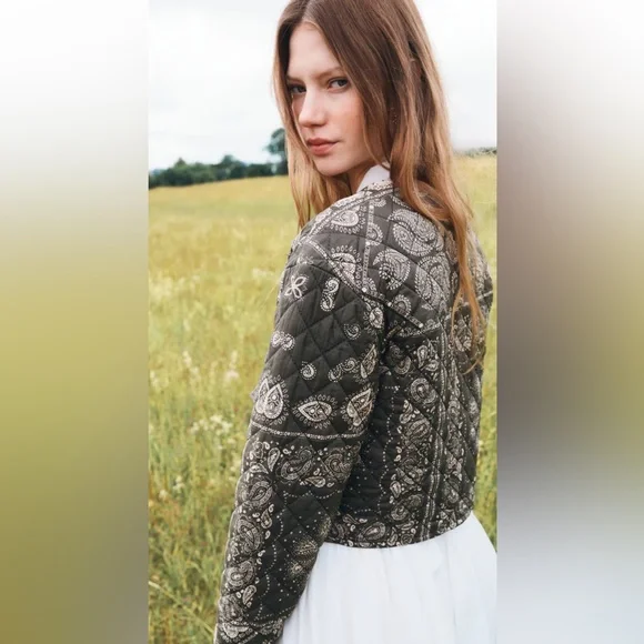 H&M Quilted Cotton Jacket Bandana Print khaki Green/paiseley pattern in size XS - Picture 2 of 5